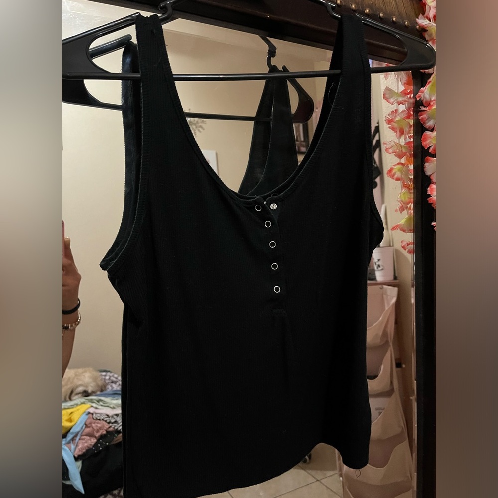 Black Sleeveless Top